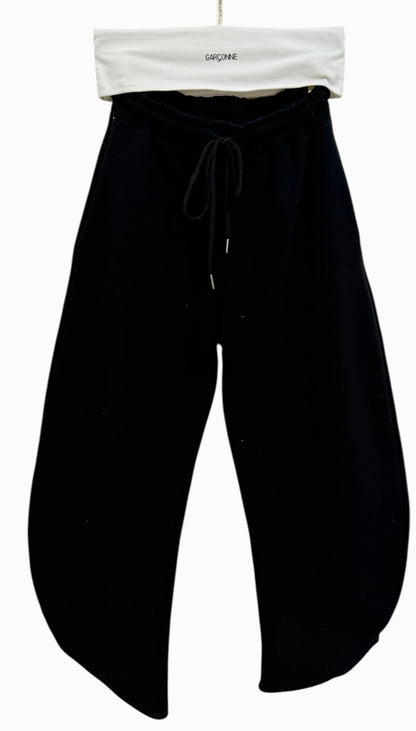 SPORTA KOSTĪMS MELNS