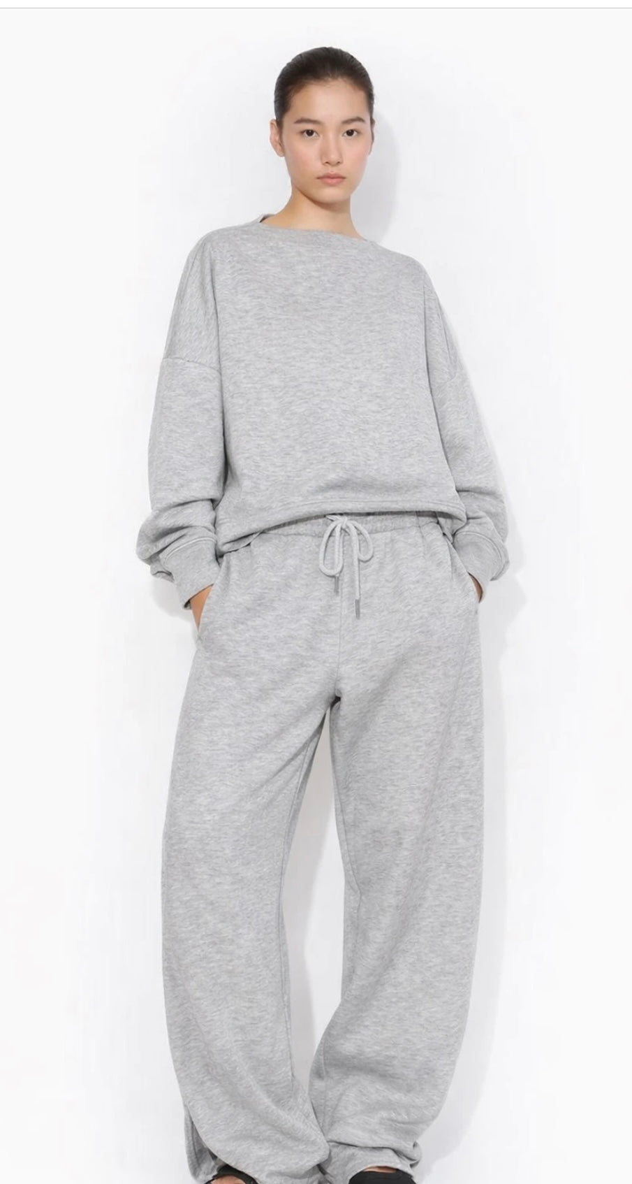 SPORTA KOSTĪMS MELNS