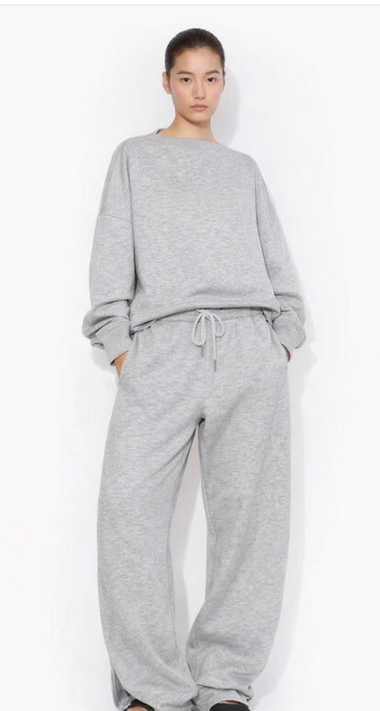 SPORTA KOSTĪMS MELNS