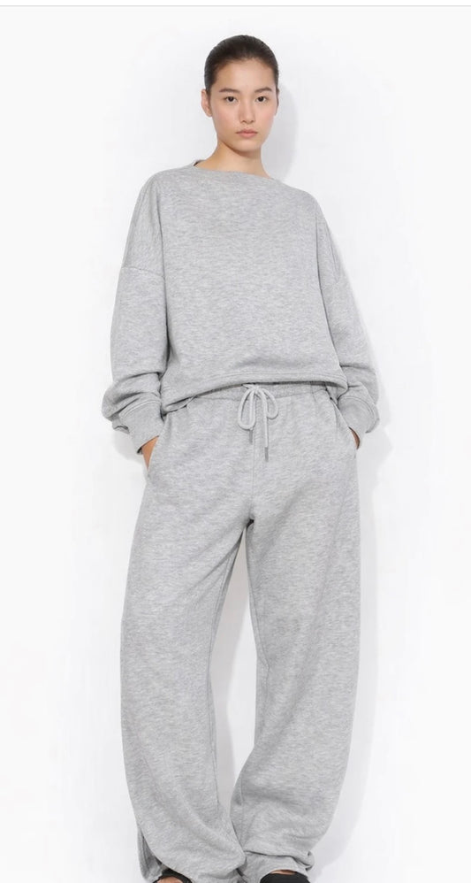 SPORTA KOSTĪMS MELNS