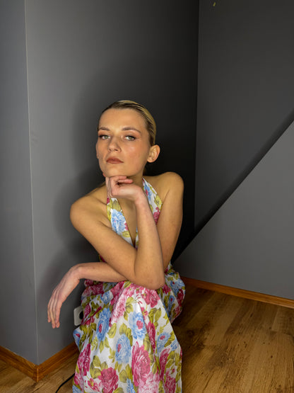 Gara kleita ar šifona rakstu