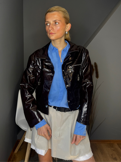 Spīdīga ādas jaka ar rāvējslēdzēja detaļām - brūna