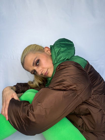 Divu toņu jaka ar kapuci - kafija - zaļa
